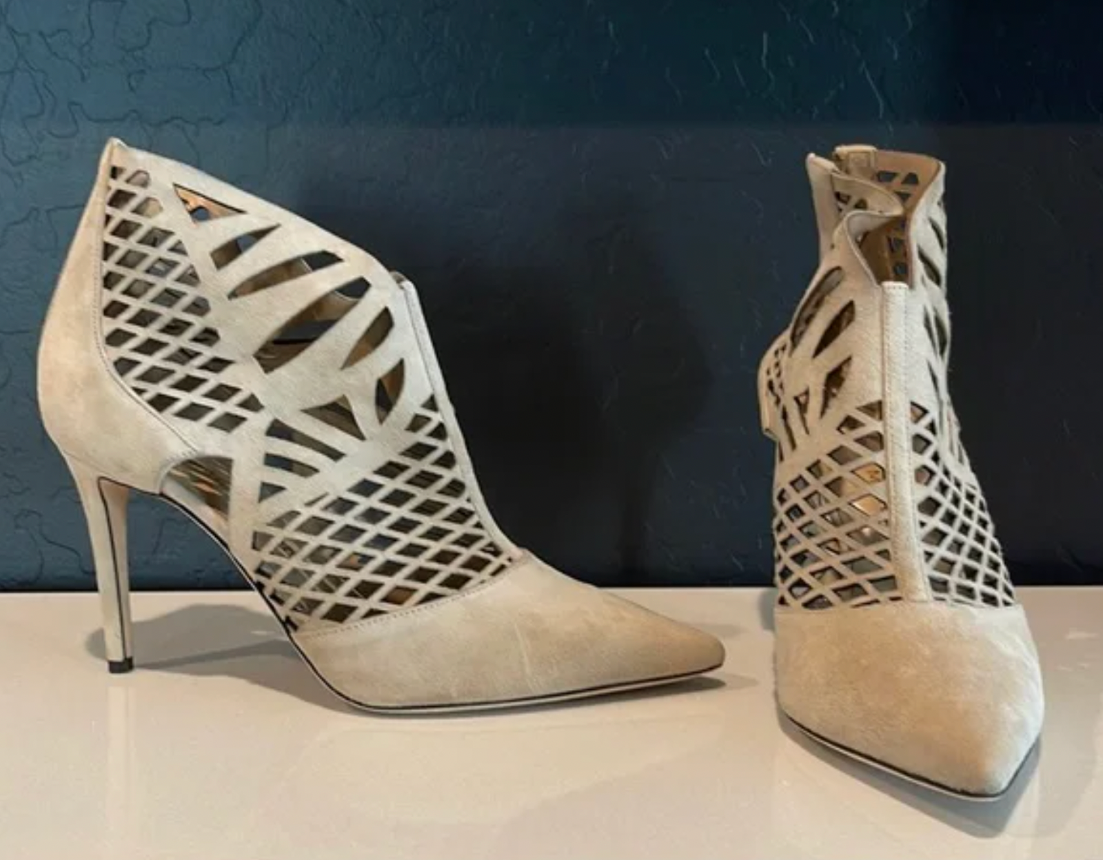 Tamara Mellon 6 Femme 90 Suede Ankle Boots Lasercut Pointed Toe Booties Cream 36